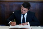 Зеленський підписав ключові закони для судової реформи України