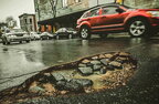 Суцільне бездоріжжя: у Львові мешканці однієї із вулиць нарікають на стан доріг (відео)