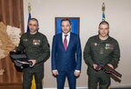 Двоє підполковників отримали нагороду зброю Киви (фото)