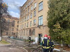У Києві в будівлі Інституту автоматики загорілося кілька поверхів (фото)