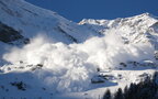 "Туристам треба буде ще відкопатися": у Карпатах значна сніголавинна небезпека (відео)