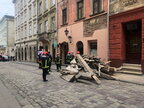 У центрі Львова в житловому будинку стався обвал сходової клітки (відео)