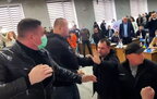 "Ганьба": у Рівному депутати влаштували бійку на сесії міськради (відео)