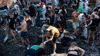 Диво-молодь: волонтери влаштували рейв-прибирання у зруйнованому клубі під Черніговом (відео)