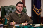Зеленський відповів на петицію про дозвіл на виїзд за кордон чоловікам без військового досвіду