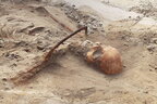 У Польщі виявили могилу жінки-«вампіра» із серпом на шиї (фото)