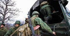 Перевіряють документи на вулицях: у Маріуполі окупанти готуються до мобілізації