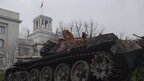 Перед посольством росії у Берліні виставили підбитий російський танк