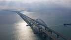 РФ посилює захист кримського мосту від атак