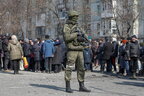 Окупанти на прифронтовій Луганщині залякують жителів "підвалом" за телефонну розмову ‒ ОВА