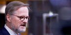 Чеський прем'єр розкритикував рішення Словаччини припинити військову допомогу Україні