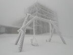 Справжня зима у Карпатах: рятувальники показали, як замело снігом гори