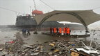 Біля берегів Туреччини через шторм навпіл розламалося судно: деталі