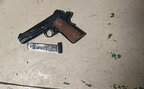 Хотів "налякати": в Одесі підліток стріляв з пістолета у бік людини