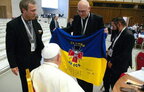 У Ватикані розгорнули вишитий прапор із проханням про молитву за українських військових