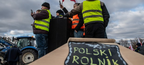 Поляки погрожують блокувати кордон з Україною до квітня