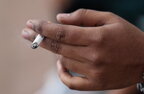 У Британії планують назавжди заборонити купувати тютюнові вироби молодим поколінням