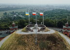 На курган Костюшка у Кракові повернули український прапор