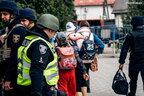 У трьох населених пунктах Донеччини оголосили про примусову евакуацію дітей