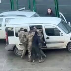 У Львові чоловіка побили та посадили в авто люди у військовій формі: омбудсман відреагував