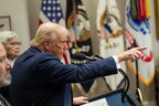 Трамп вимагає перевірити фінансування зірок, які підтримували Камалу Гарріс