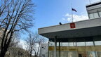 На посольство РФ у Швеції скинули фарбу з дрона: Захарова погрожує протестами
