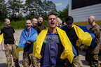 У мережі з’явилося відео із повернення першої групи захисників України віком до 25 років