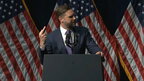 Віцепрезидент США Джей Ді Венс показав середній палець під час своєї промови
