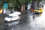 У Києві велосипедист відкрив стрілянину по авто волонтерки з дитиною, його затримали