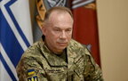Українські військові утримують позиції в прикордонних областях РФ і стримують наступ ворога – Сирський