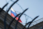 У Бухаресті чоловік намагався протаранити ворота посольства РФ