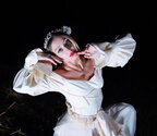 Солістка Vivienne Mort посперечалася з таксистом через російську пісню