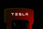 Без водіїв і контролерів: Tesla тестує роботаксі в Техасі