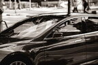 Китай вводить заборону на висувні дверні ручки, як у Tesla