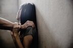 На Вінничині вітчиму повідомили про підозру у зґвалтуванні падчерки