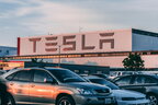 Tesla зростає на очікуваннях автономних авто, але продажі падають