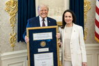 Марія Коріна Мачадо вручила Дональду Трампу Нобелівську премію миру