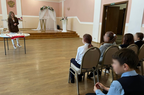 Дітей у росії почали водити на екскурсії до РАЦСів та влаштовувати імітацію весілля