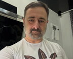 Керівник Укрпошти Смілянський пояснив, чому і як його сини та дружина живуть у Нью-Йорку