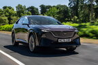 Mazda пропонує Європі електричну CX-6e: без дзеркал, з величезним екраном і дешевшу за Audi Q6 E-tron та BMW iX3
